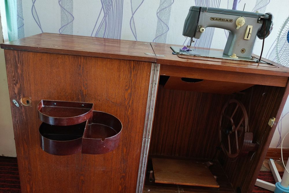 Продается ножная швейная машинка.Чайка 2