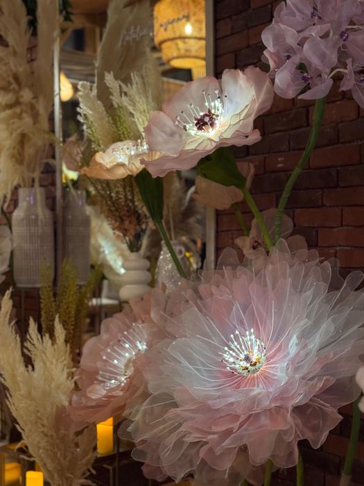 Vând decor flori gigant pentru cafenele, restaurante si saloane