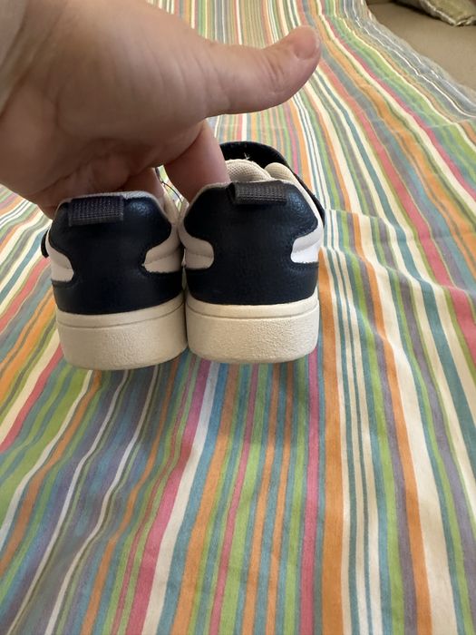 Adidasi sport copii