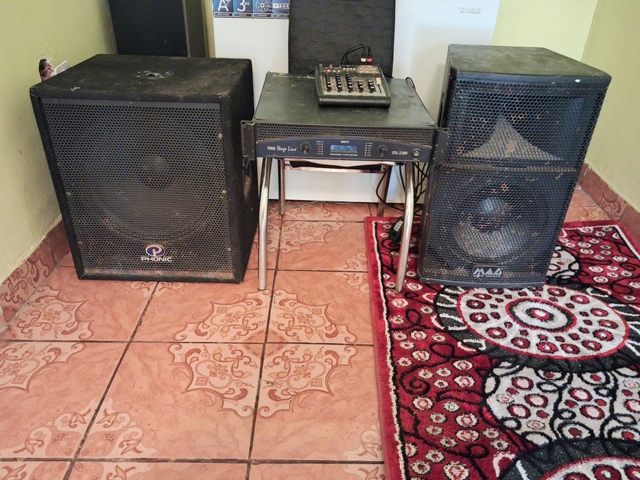 De vânzare boxe stație si amplificator