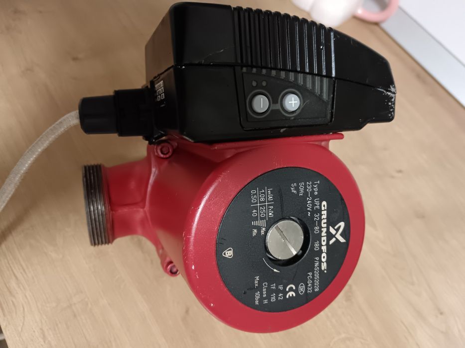 Vând Pompa Grundfos UPE 32-80 180