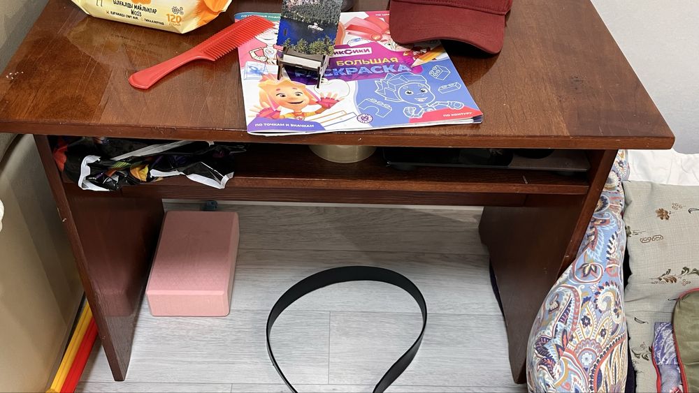 Продам     Столик