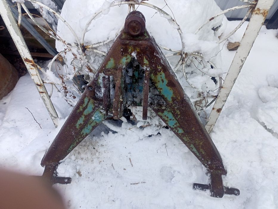 Продам  зап.части на трактор,