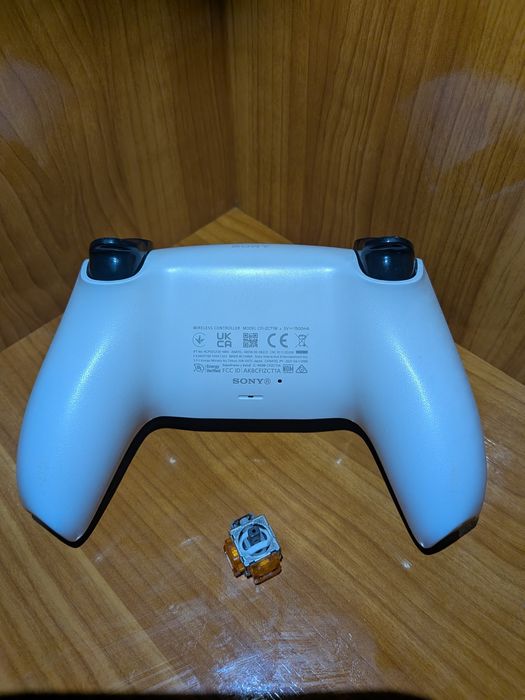 Controller PS5 cu analoage TMR Ginfull anti

stick drift