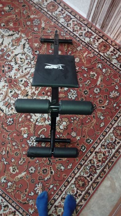 Домашний тренажёр для пресса и спины.