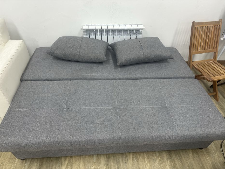 Диван двухместный