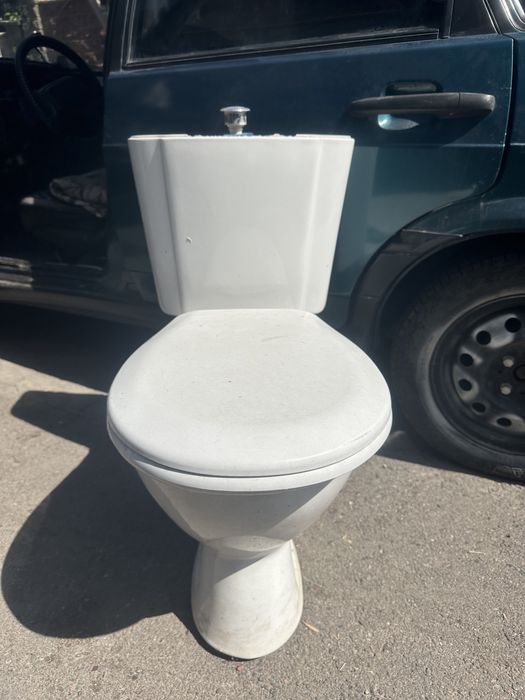 Продам унитаз