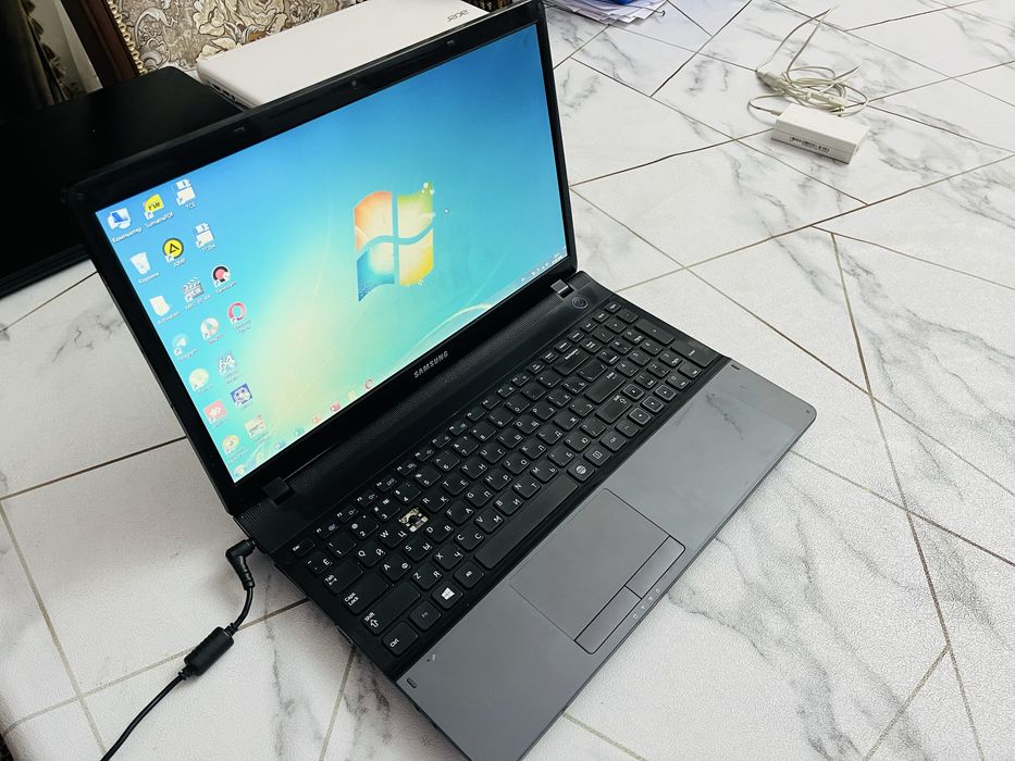 Ноутбук Samsung в хорошем состяонии