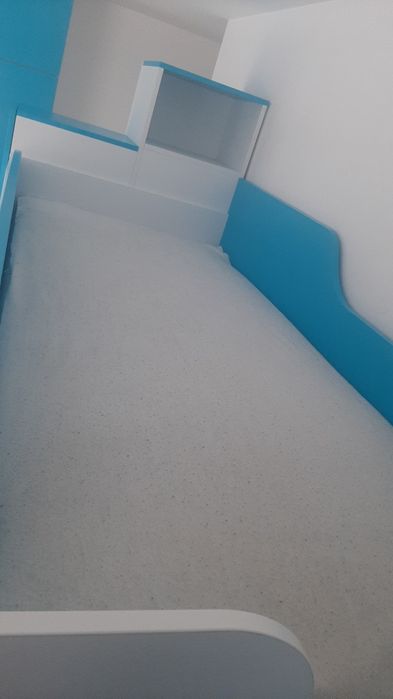 Двуетажно легло.