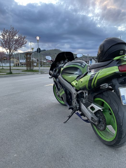 kawasaki zx 750 ' Auto, moto si ambarcatiuni ' OLX.ro