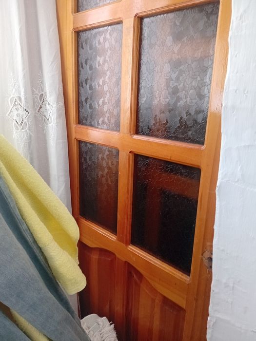 Продам деревянные дверей
