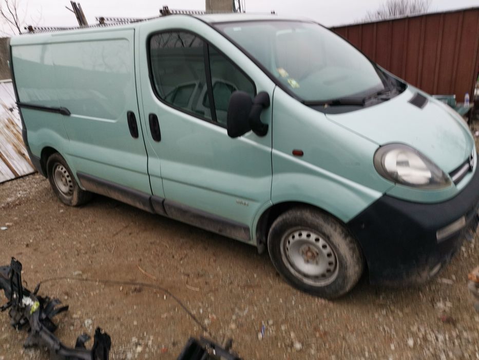 Opel Vivaro 1.9 На Части!