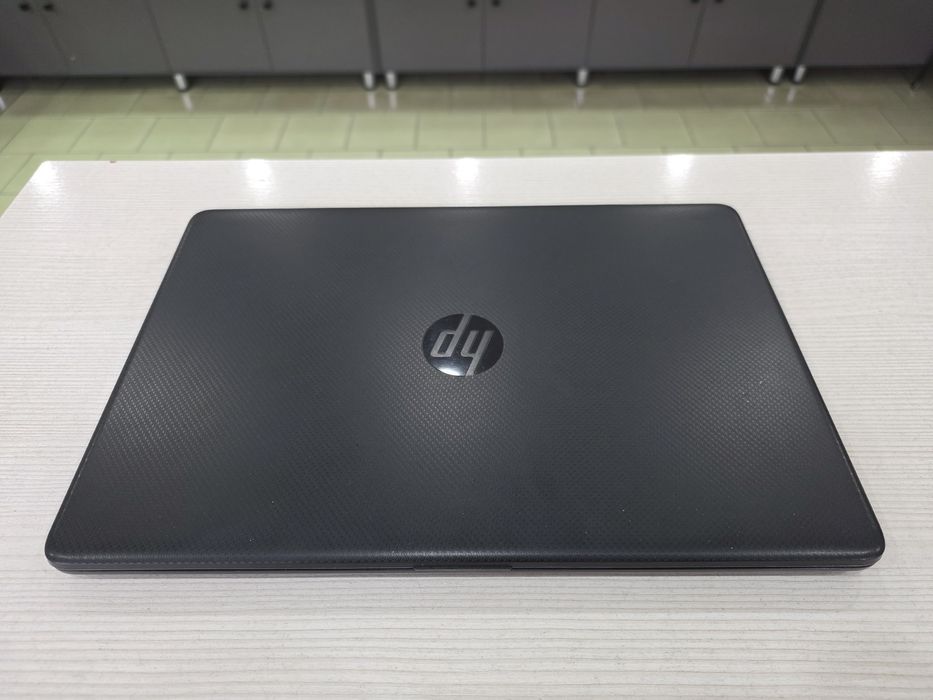 Ноутбук HP (8 Gb DDR4, 256 Gb SSD)