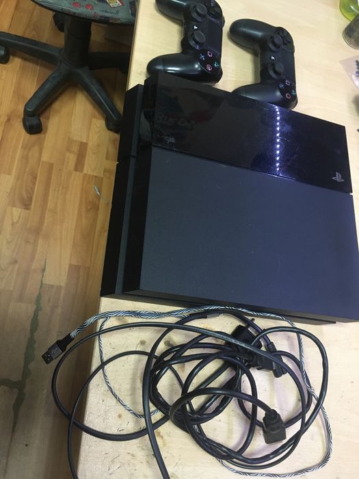 Sony PS4 с два джойстика! Изплащане!