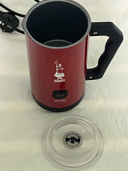 Електрически пенообразувател за мляко Bialetti MKF02 Rosso (Отлично състояние)