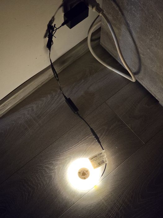 Bandă LED COB 3m Alb Cald 2700K – 26W, reglabilă, telecomandă