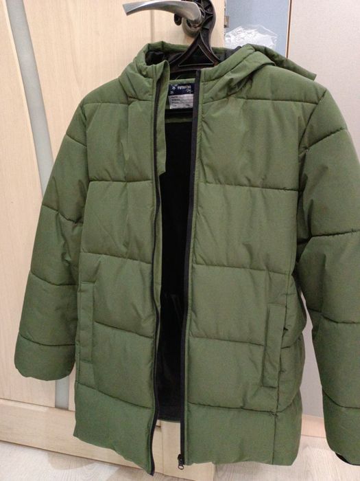 Продам зимнюю куртку для мальчиков