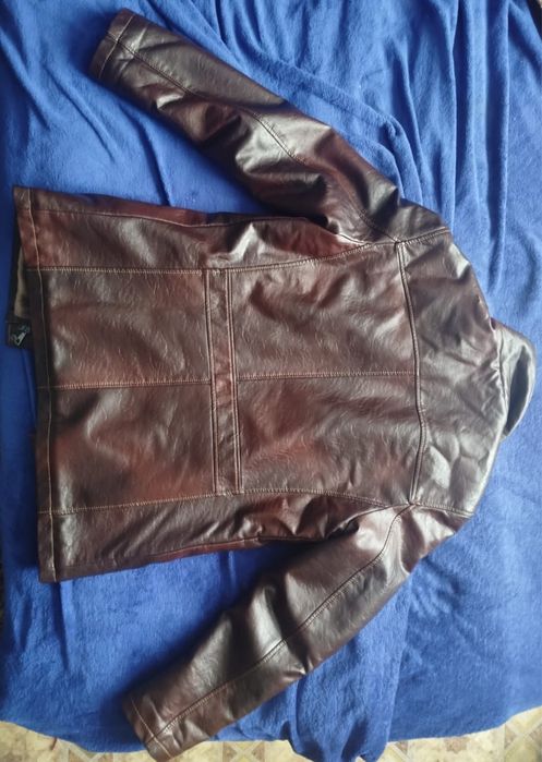 Продаю куртку  48 размер