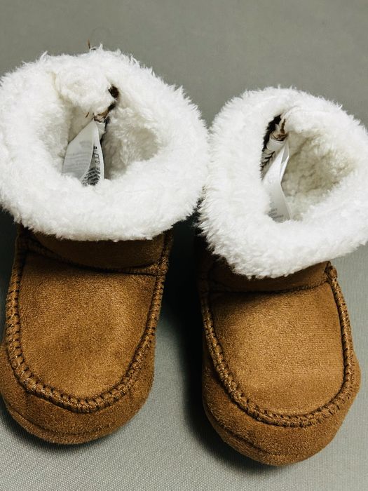 Incaltaminte calduroasa bebe H&M