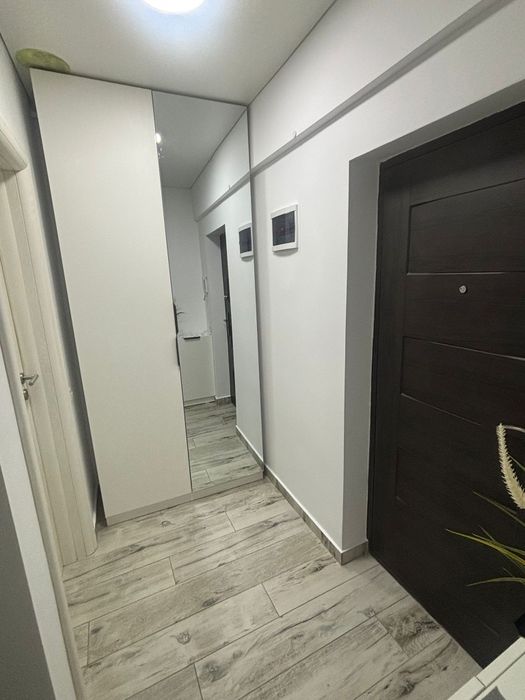 Închiriez Garsoniera Militari Residence + Loc de Parcare