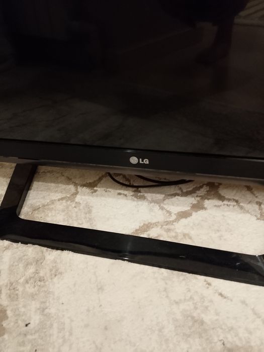 Телевизор LG в отличном состоянии