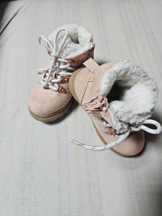 Ghete îmblănite pentru fetițe, H&M, marimea 23