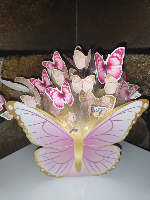 Светещ пеперуден букет