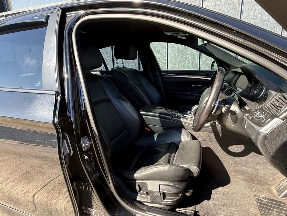 Dezmembrez Bmw F10 M pachet 520D 184 cp