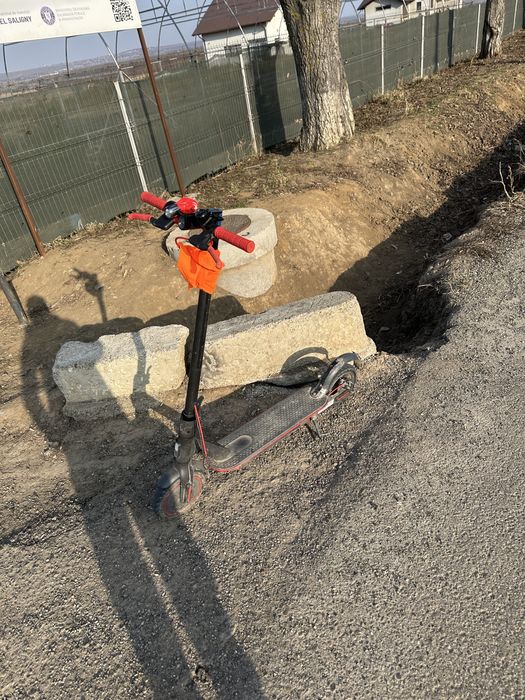 Vand trotineta xiaomi pro2 in stare foarte buna!vand urgent fara livra