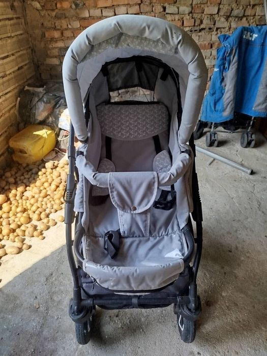 Продавам количка с два коша