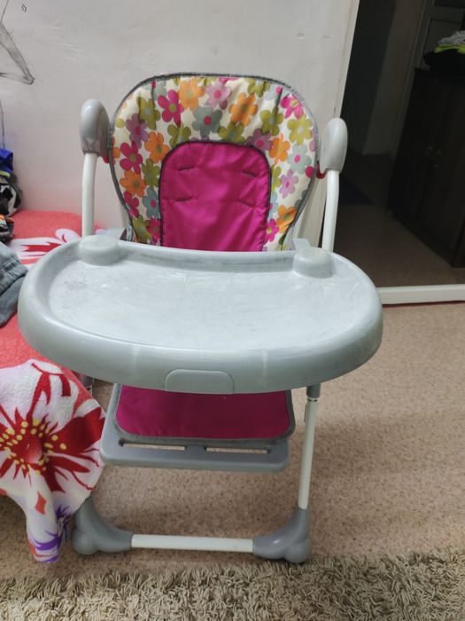 Отдам стульчик для кормления