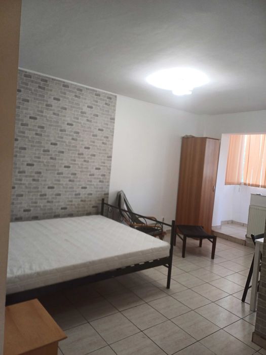 PARTICULAR inchiriez garsoniera bl Banu Manta