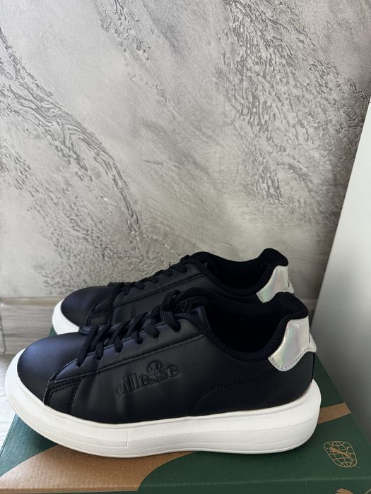 Дамски черни кецове Ellesse