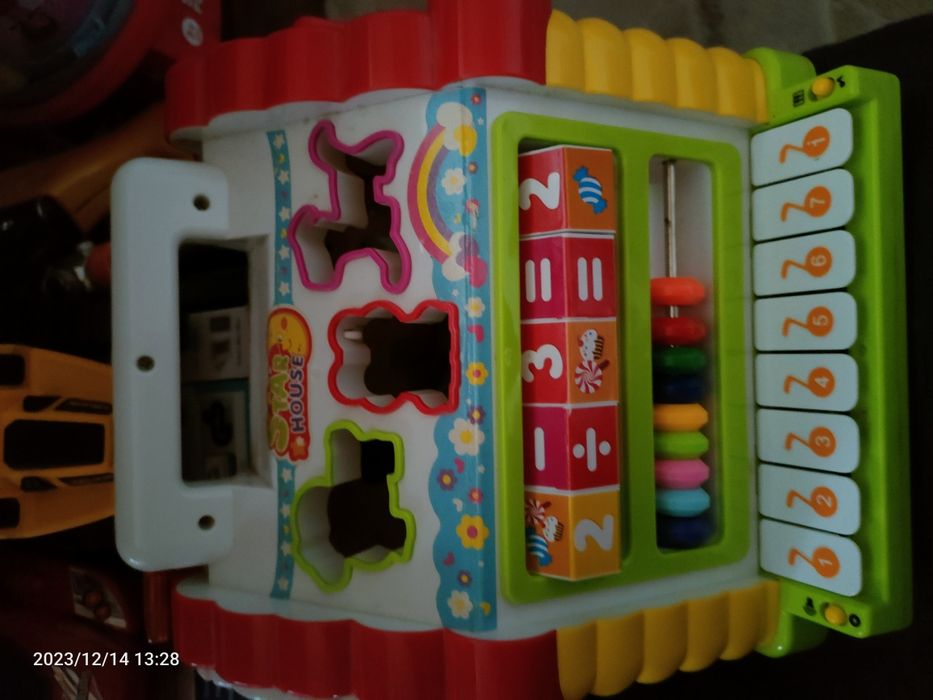 Vând jucării interactive
