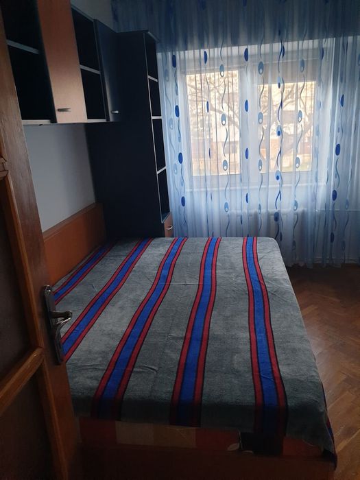 Particular ofer închiriere 3 camere Dacia, Lăpușneanu