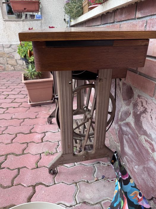 Крачна руска шевна машина