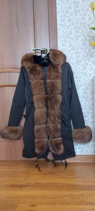 Женская парка черная