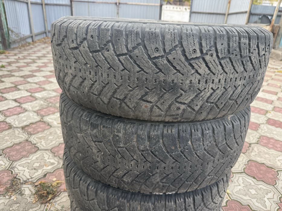 Продам резину 205/65/15