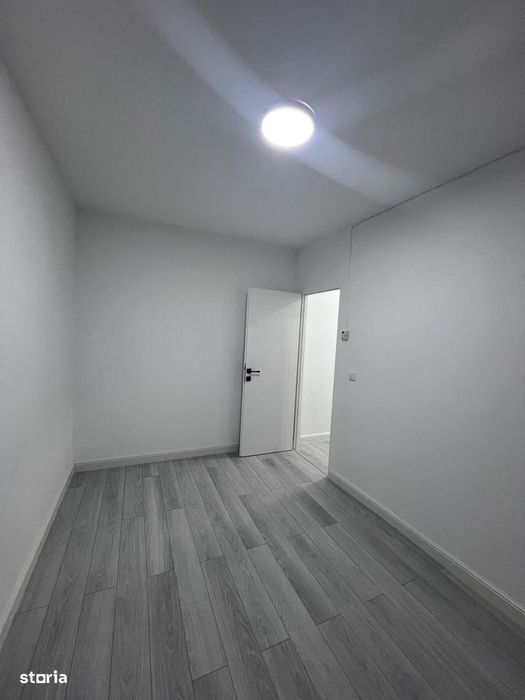 Apartament 3 camere, parter, balcon, lift
