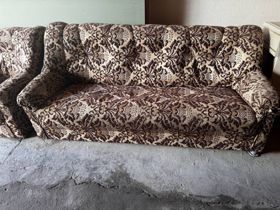 Продаю мягкий мебель