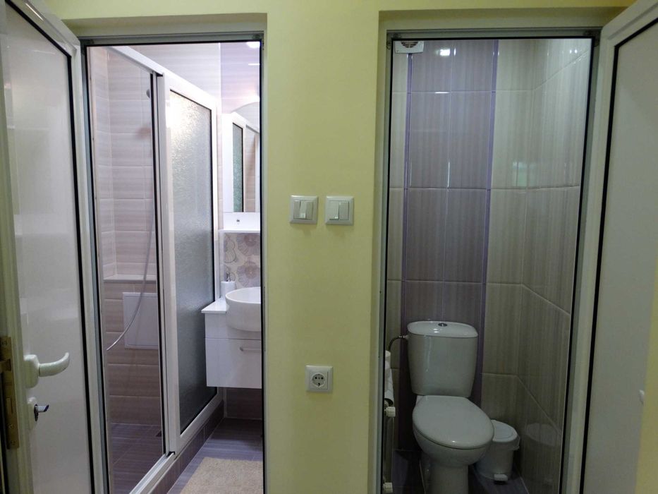 Дава се под наем Тристаен апартамент в Русе, Център - 90 кв.м за 420 € - Снимка #7