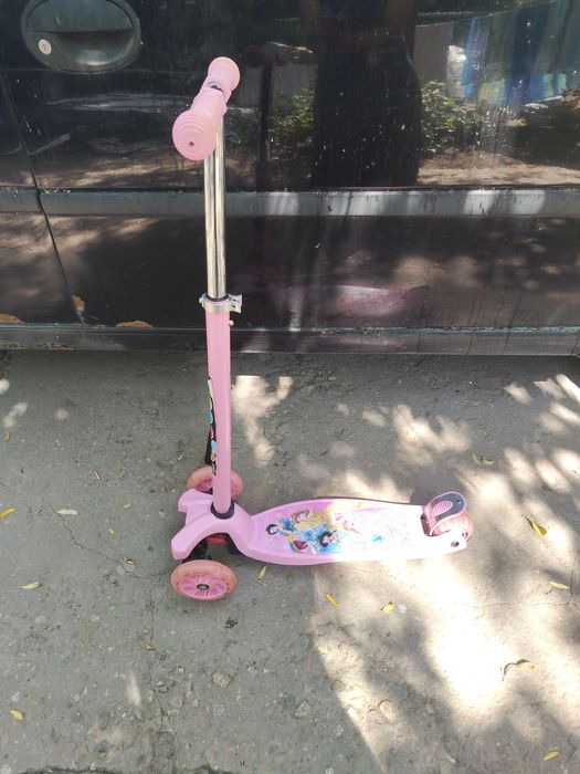 Детска тротинетка принцеси