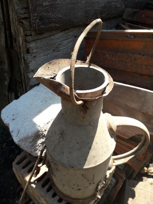 Canistră benzina veche