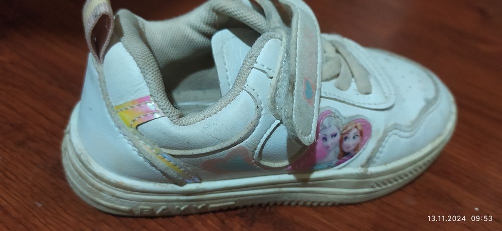 Сапожки ботинки для девочки. Размер 30. Кроссовки белые