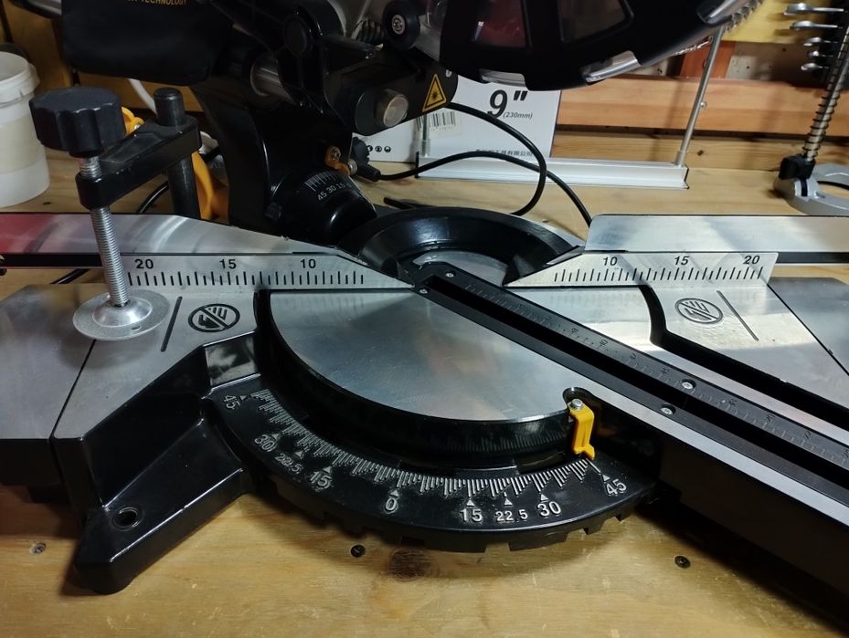 Продам торцовочную пилу с протяжкой б/у