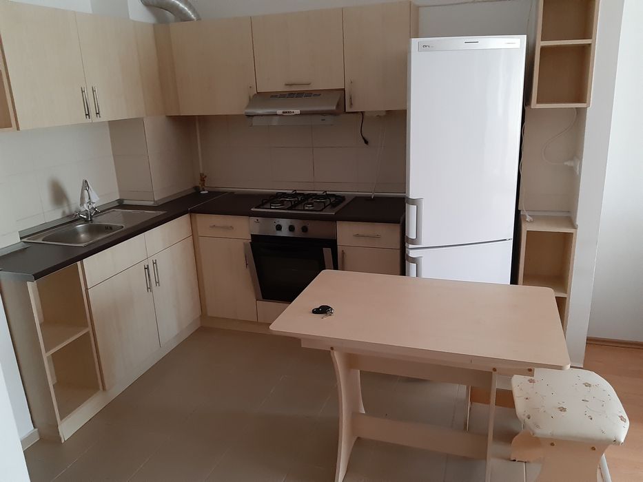 Inchiriez apartament Green Park