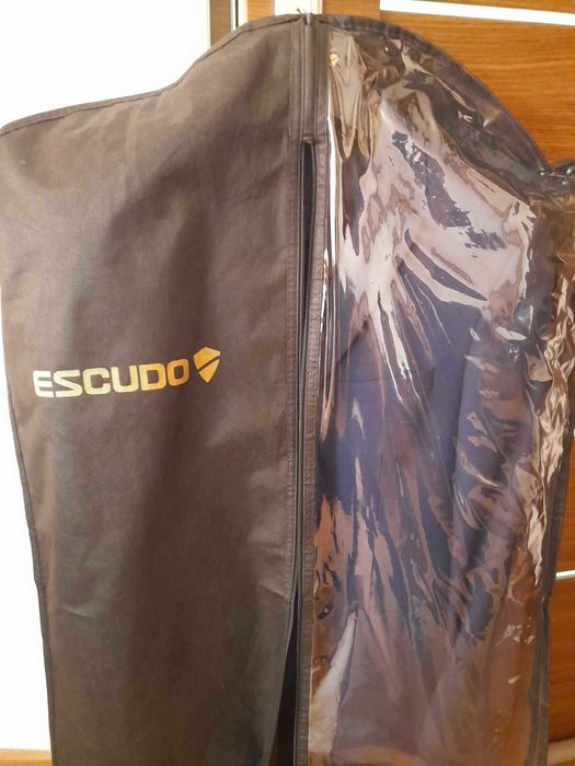 Costum Haine Escudo