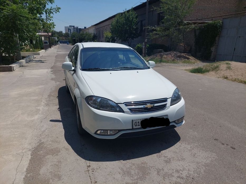 Lacetti sotiladi