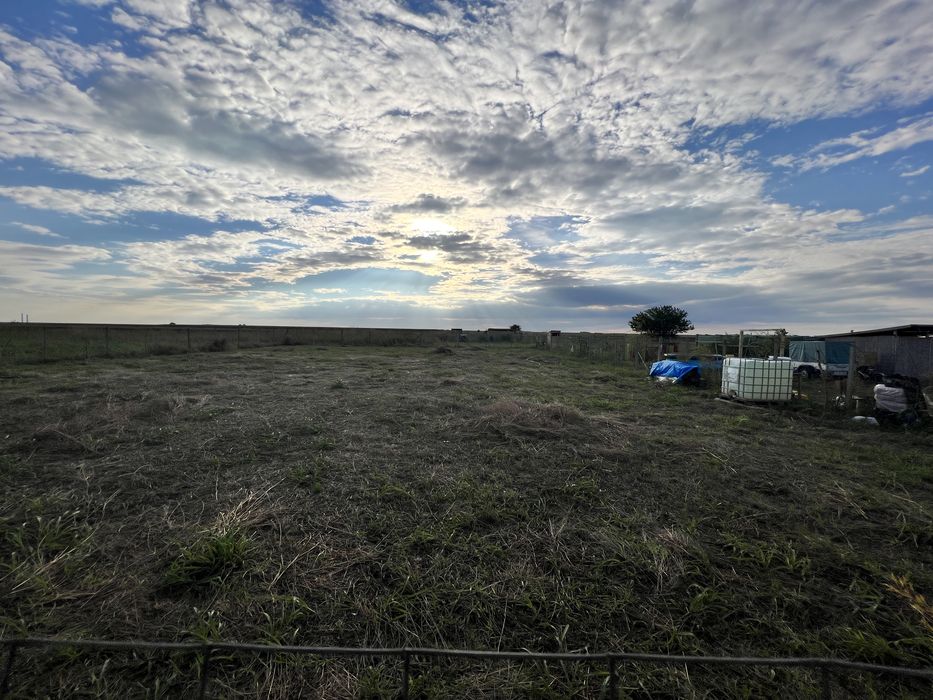 Teren aproape de plaja corbu