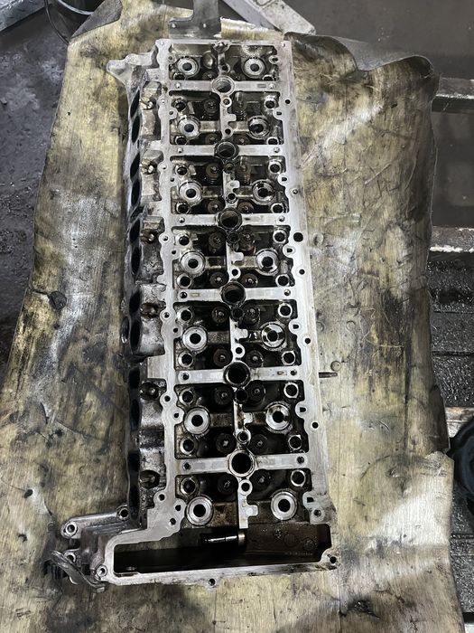 цилиндрова глава bmw e70 4.0d